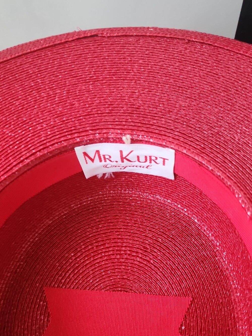 Elegant Red Wide-Brim Straw Hat with Bow - Picture 12 of 13